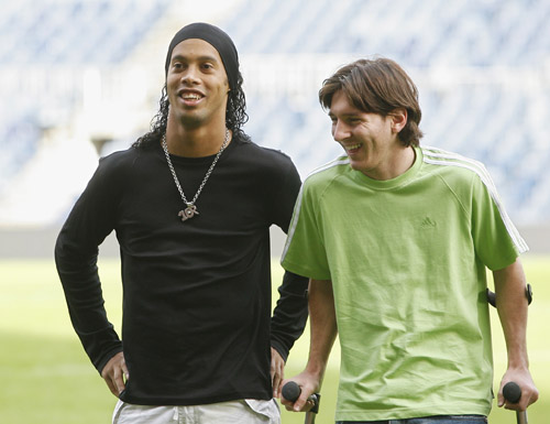 足球报：浙江队接近留下米特里策和卢卡斯，朴镇燮有望加盟（足球报：浙江队续留米特里策、卢卡斯在望，朴镇燮或将加盟）