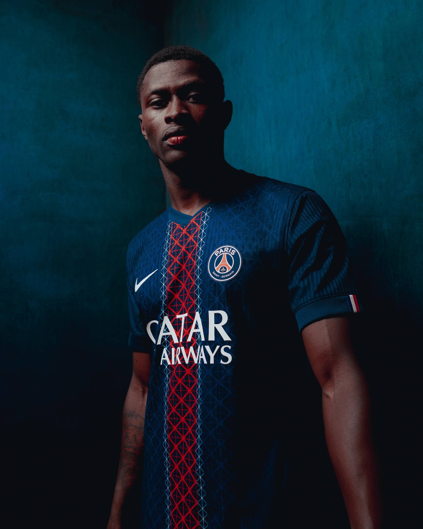 U15东亚锦战报：盛宸熙、柯博文建功，中国3-0中国香港（U15东亚锦赛：盛宸熙、柯博文破门，国少3-0击败中国香港）