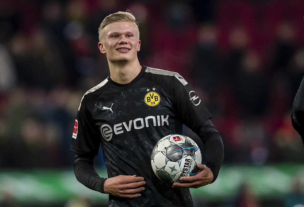 江山代有才人出！阿克利乌什收获法国国家队生涯处子球（新星崭露锋芒！阿克利乌什打入法国队生涯首球）