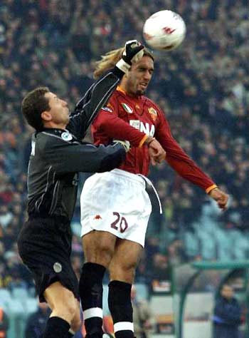 记者：莱万腿筋不适缺席训练，将无缘本轮国王杯比赛（记者：因腿筋不适缺席训练，莱万无缘本轮国王杯）