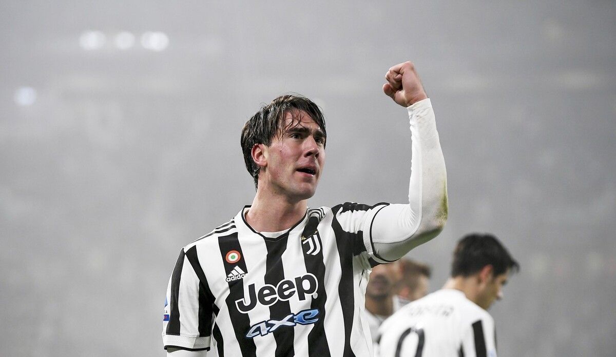 罗体：那不勒斯暂停引进左边锋，搁置了对斯特林和格10的联系