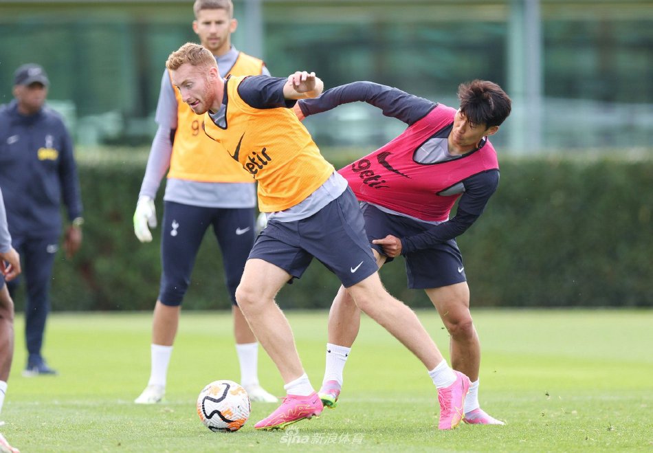 科林斯：我对保罗只有爱和尊重，但他不在这后确实安静了很多