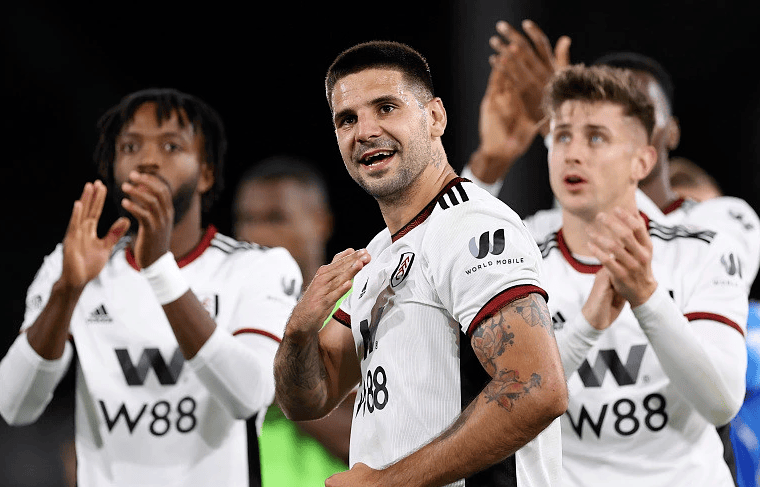 看着都疼！加纳国脚脚踝90度翻转，被日本击败，下轮战玻利维亚