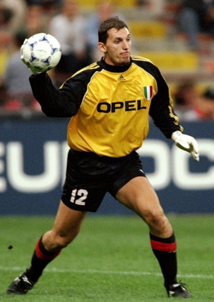 德媒：拜仁欧战主场收入场均570万欧排欧洲第五，皇马居首