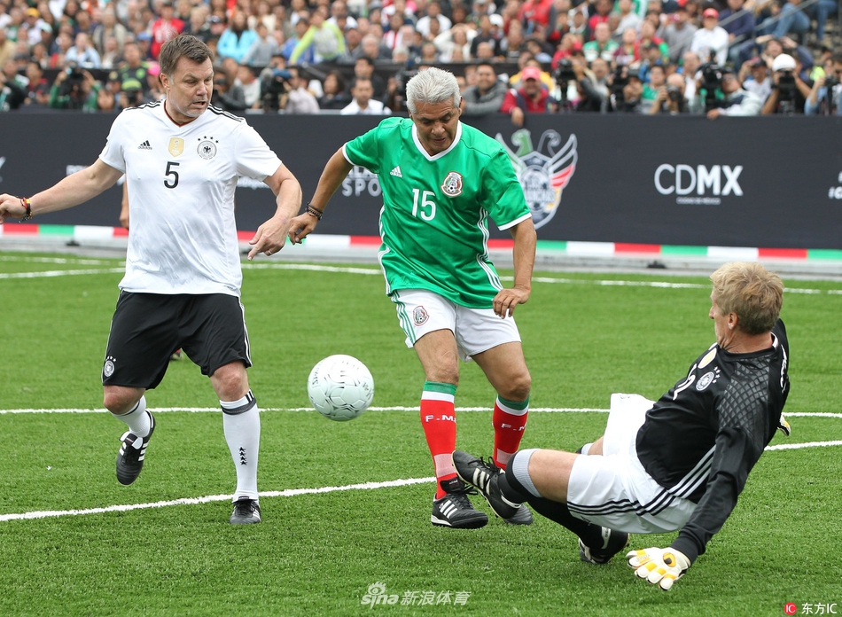 科尔：不清楚巴特勒的具体伤情，训练师告诉我他下半场不会上